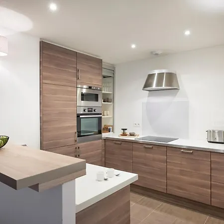 アパート Center, 110m2, 3br & 3bth, Terrace