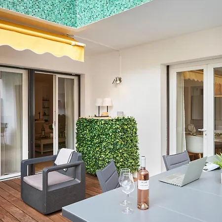 Center, 110m2, 3br & 3bth, Terrace アパート *
