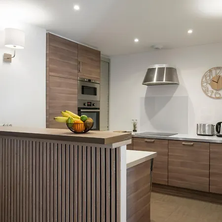 公寓 Center, 110m2, 3br & 3bth, Terrace