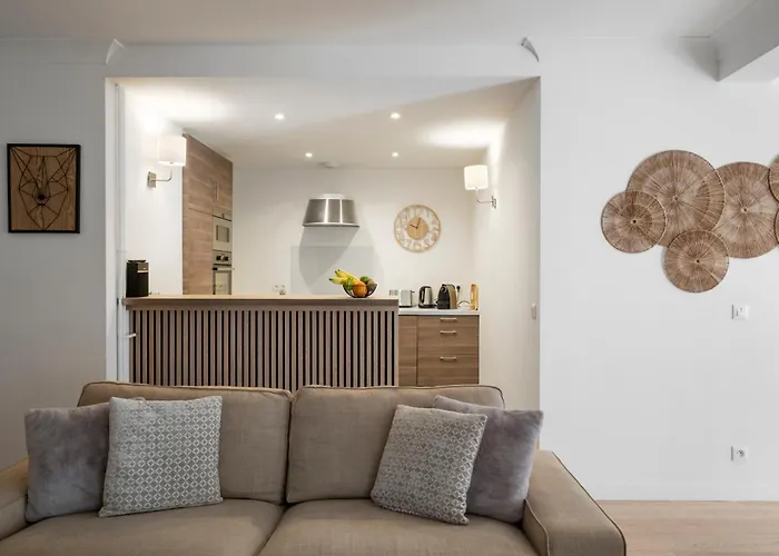 Center, 110m2, 3br & 3bth, Terrace Lägenhet Cannes