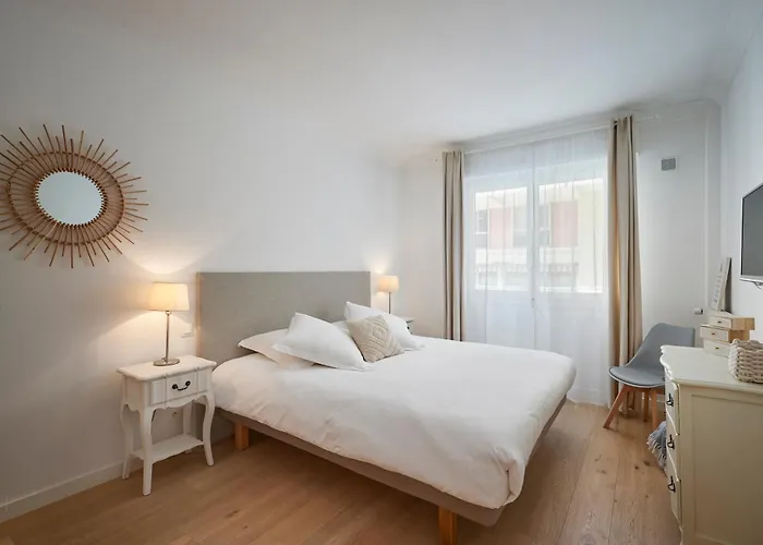 Center, 110m2, 3br & 3bth, Terrace Lägenhet *